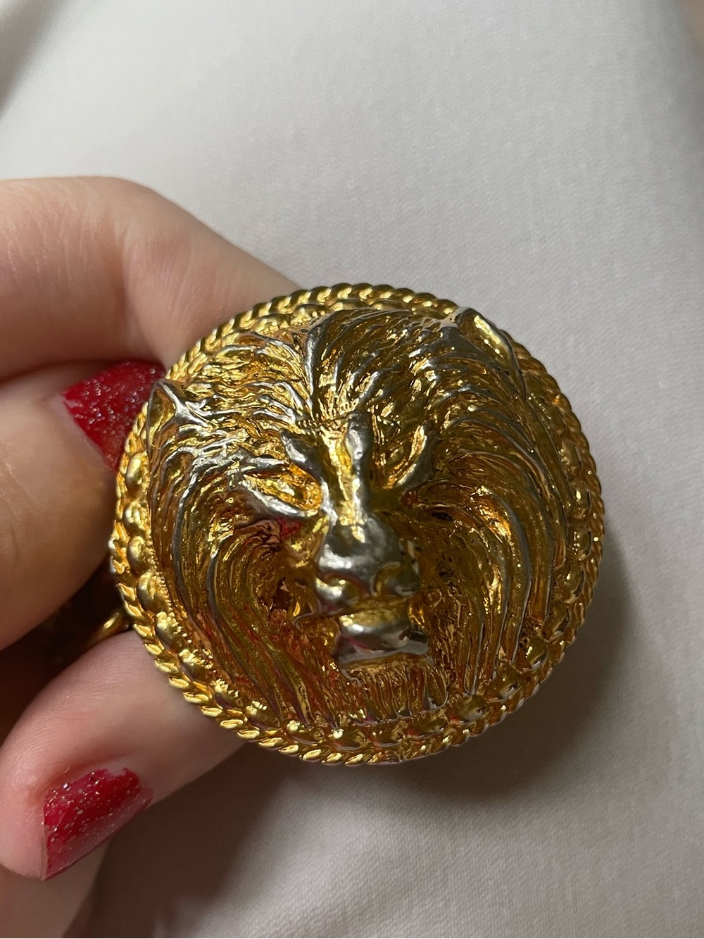 AUTHENTIC CHANEL Gold colored Lion Medallion Chain Necklace - Women's Jewelry - Picture 2 of 4